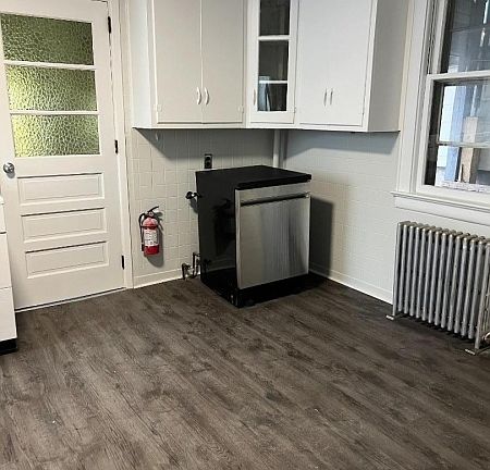 4th image of 36 Edison St