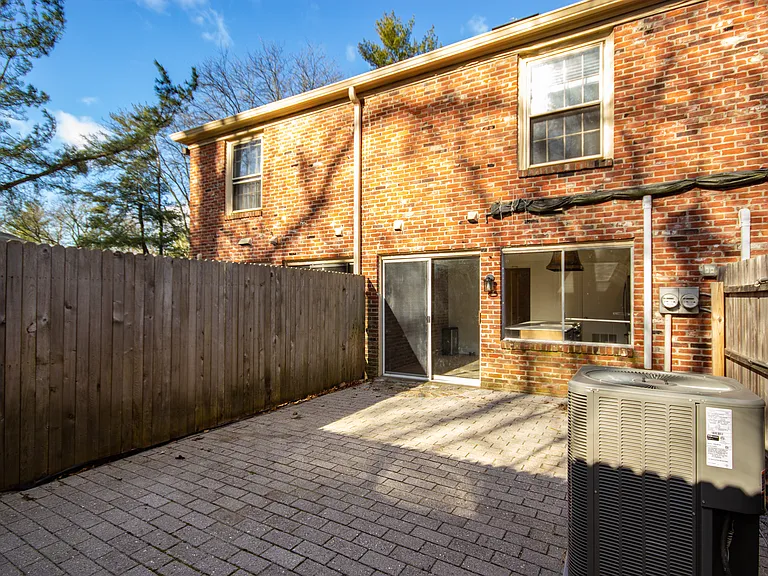 126 Macklenburg Dr #L18B — Photo 24