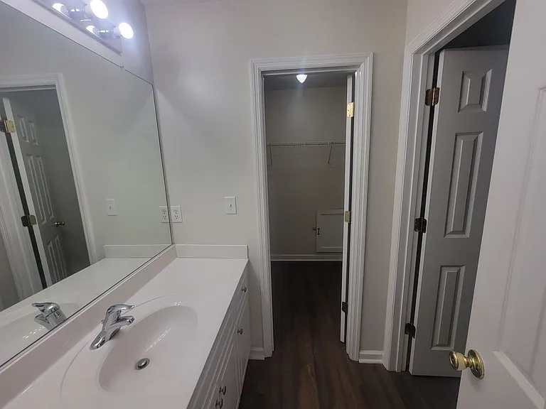 1406 Anna Way — Photo 16