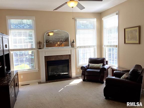 5th image of 1004 Applewood Ln