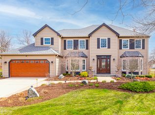 2812 Seiler Dr, Naperville, IL 60565