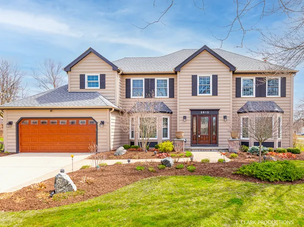 2812 Seiler Dr, Naperville, IL 60565