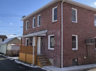304 Park Ave APT A, Ellwood City, PA 16117