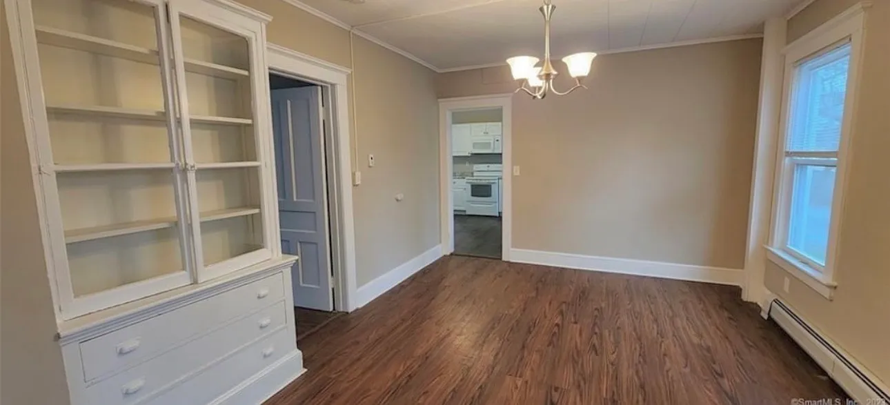 3 bed, 1250 sqft, $1,850 — Photo 1