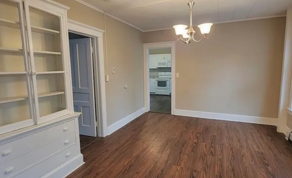 54 Turner Ave #2