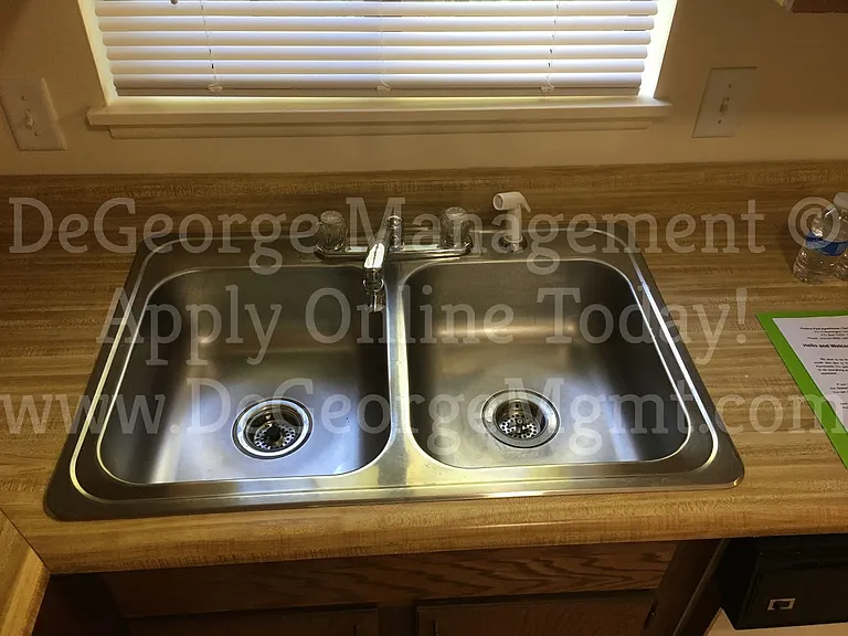 Parkside Apartments — Photo 10