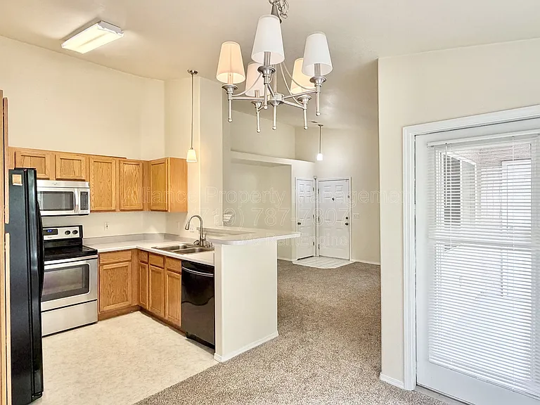 3870 Strawberry Field Grv #F — Photo 7