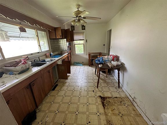 2nd image of 1680 Walnut St
