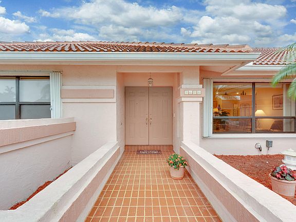 3rd image of 9646 Sun Pointe Dr