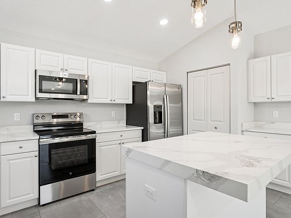 5th image of 5232 SE 55th Terrace