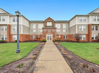 23003 Chandlers Ln APT 339, Olmsted Falls, OH 44138