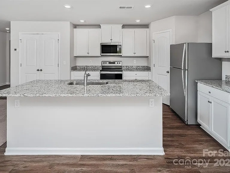 1216 Nia Rd — Photo 5