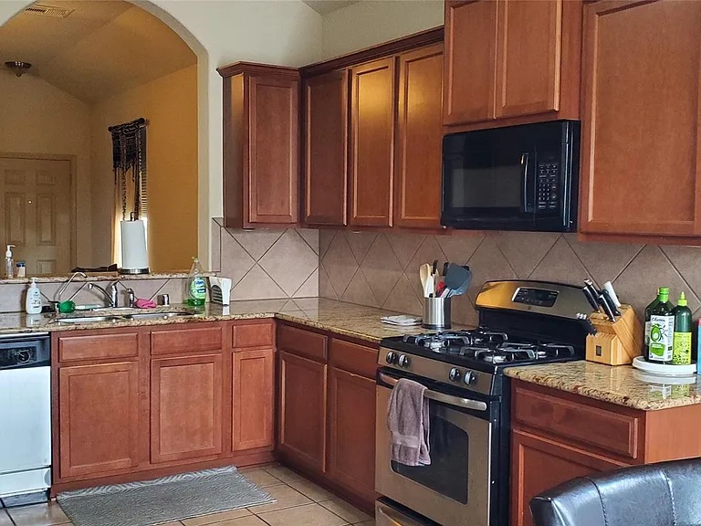 6151 Norwood Meadows Ln — Photo 5