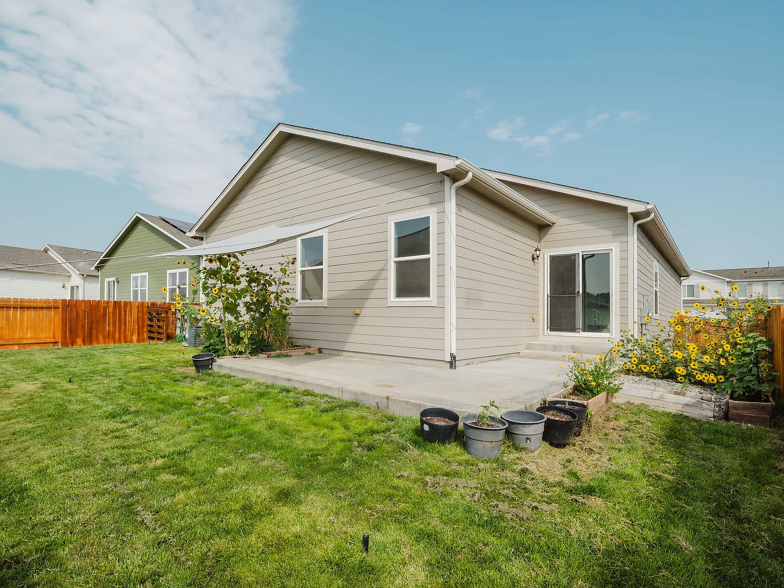 3 bed, 1472 sqft, $2,575 — Photo 3