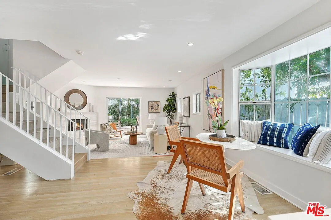 2 bed, 2.0 bath, 1500 sqft, $6,400 — Photo 3