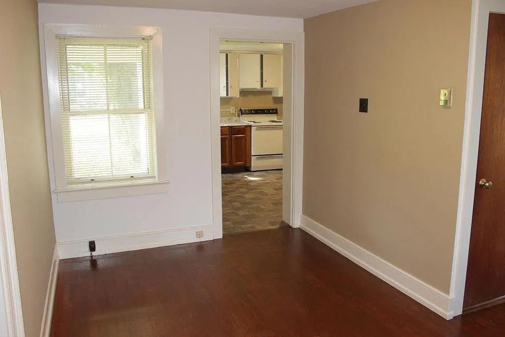 3 bed, 1.5 bath, 1238 sqft, $2,850 — Photo 3