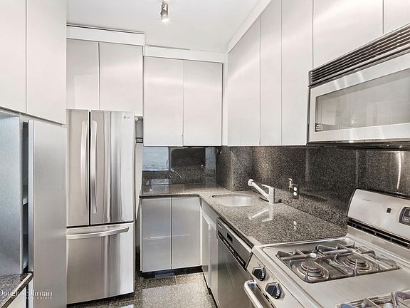 4th image of 12 Beekman Pl APT 4E