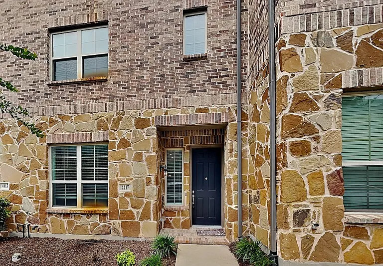 4417 Benton Ln — Photo 1