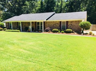 295 Lakeside Dr, Vicksburg, MS 39180