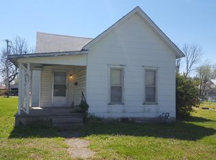 718 E Walnut St, Columbus, KS 66725