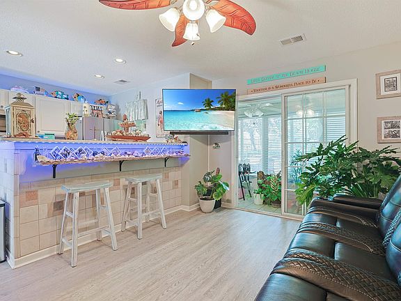 3rd image of 1048 Portico Loop #1048