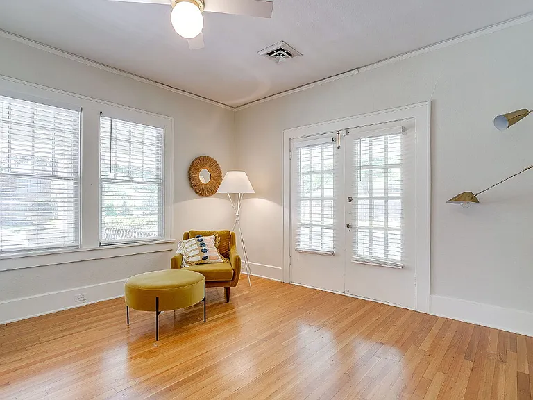 2718 Cockrell Ave — Photo 12