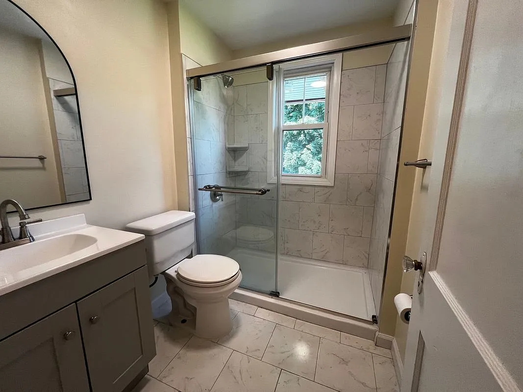 2 bed, 1.0 bath, 871 sqft, $2,500 — Photo 4