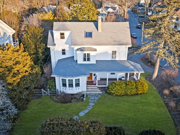 18 Devereux St, Marblehead, MA 01945