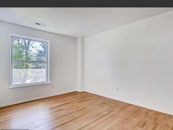 3rd image of 47 Brookshire Dr