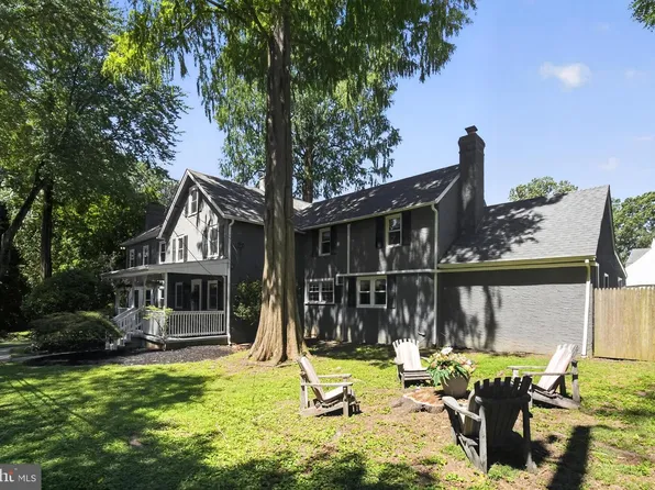 135 Summit Rd, Malvern, PA 19355