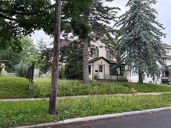 3rd image of 817 5th Ave SE