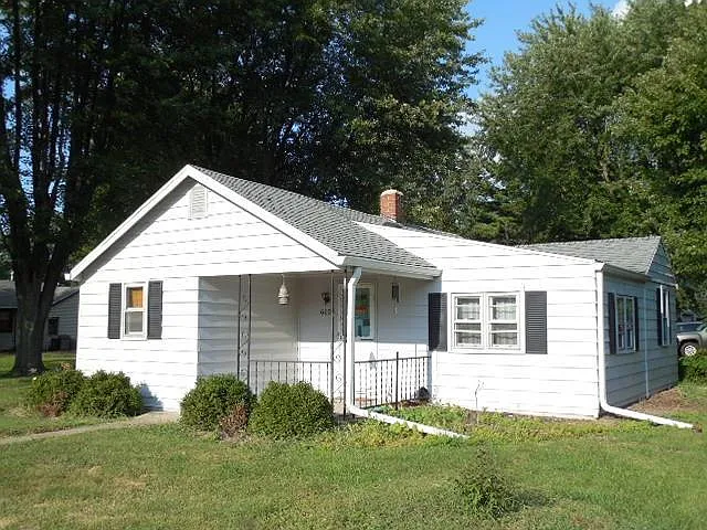 610 7th St photo 1
