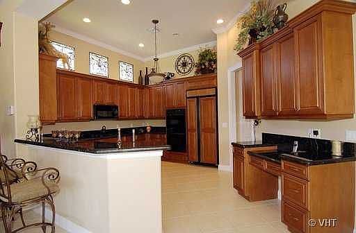 4th image of 4127 Venetia Way