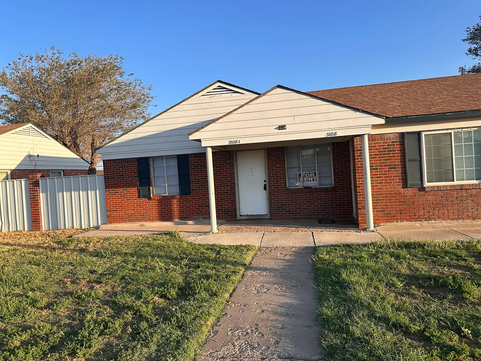2 bed, 900 sqft, $1,275 — Photo 1
