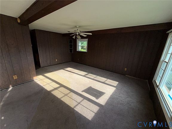 2nd image of 1121 E Booker Cir