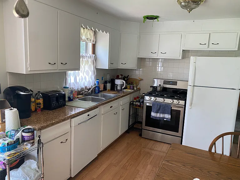 156 King St #2 — Photo 3
