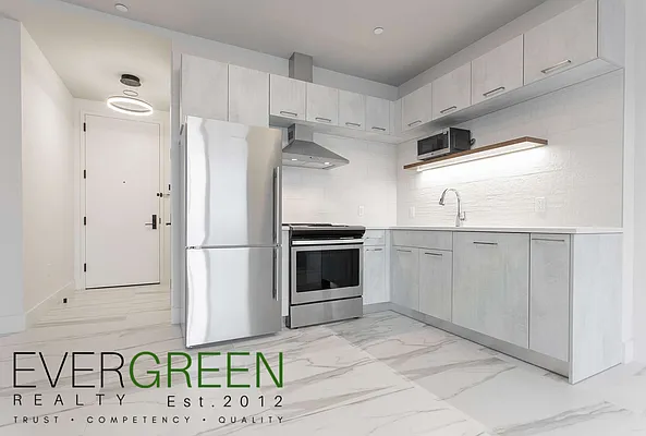 Rented by Evergreen Apartments BK | media 28