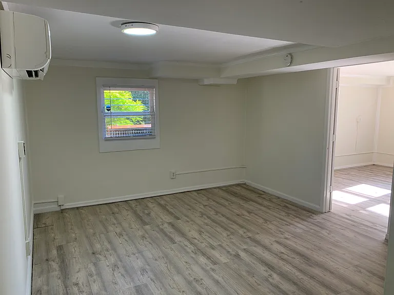 1500 W Friendly Ave #5 — Photo 12
