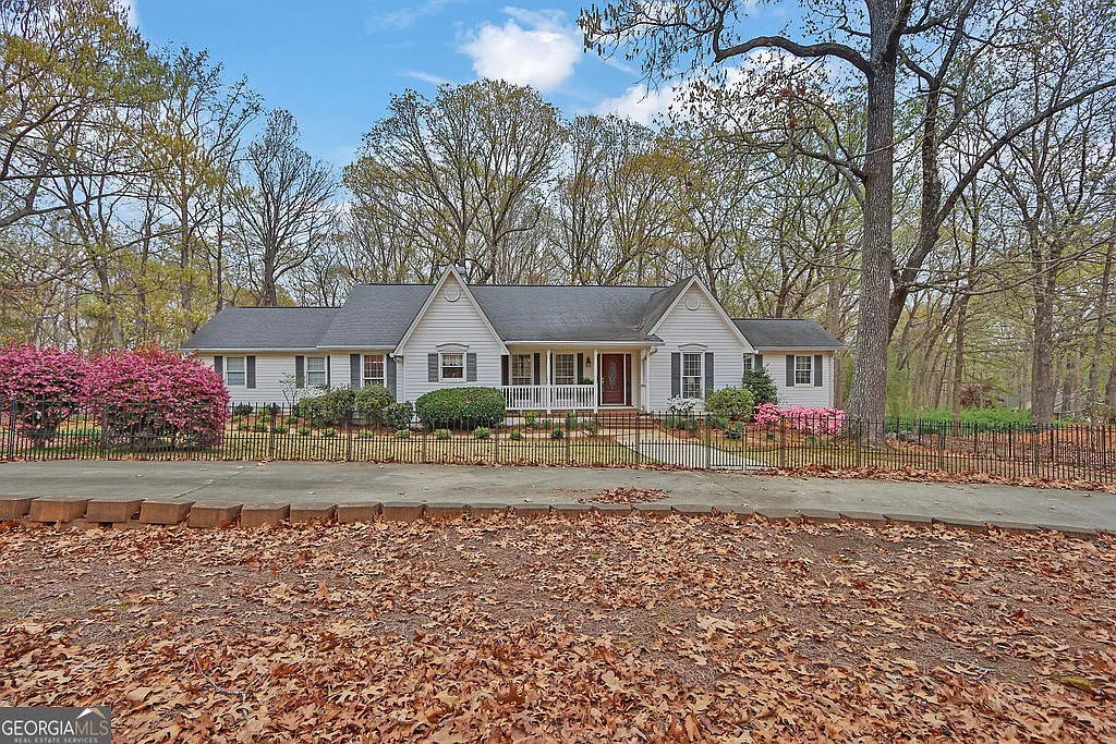 4706 Creek Wood Dr photo 1
