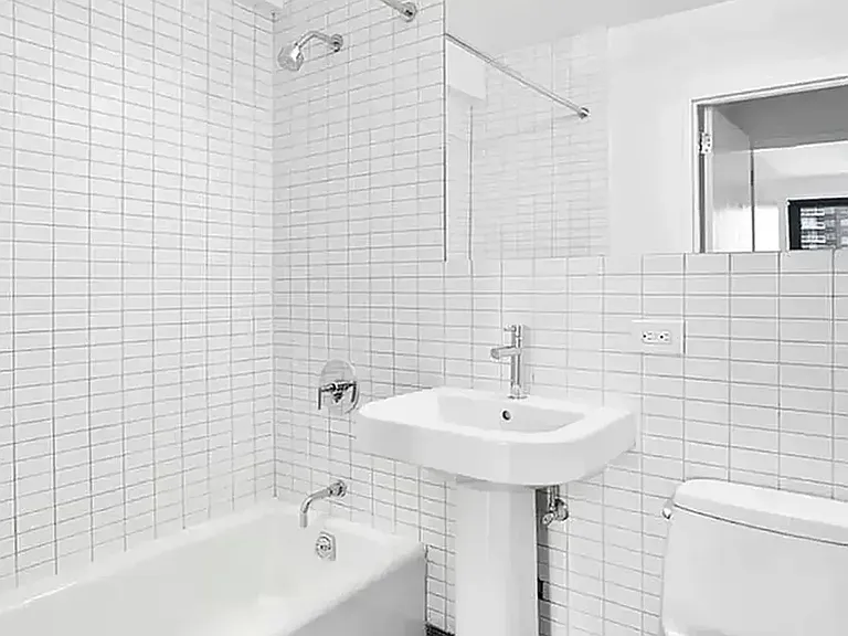 222 E 39th St #23E — Photo 8