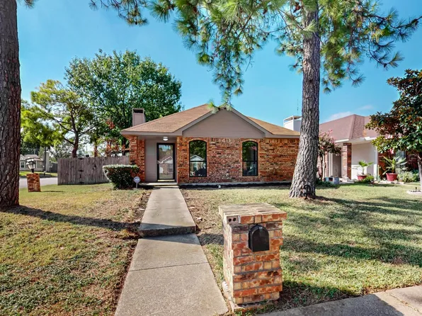 1300 Abbott Dr, Irving, TX 75060