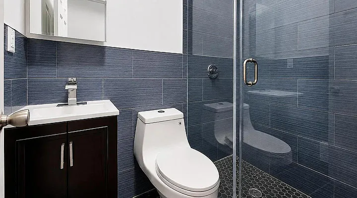 Bathroom, photo 1