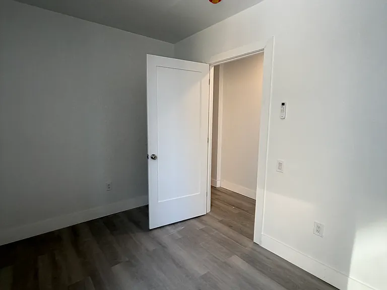 1641 Undercliff Ave #5I — Photo 6