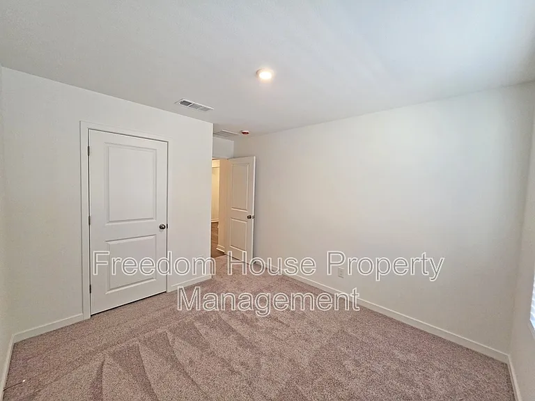 660 E Huyana Wind Dr — Photo 9