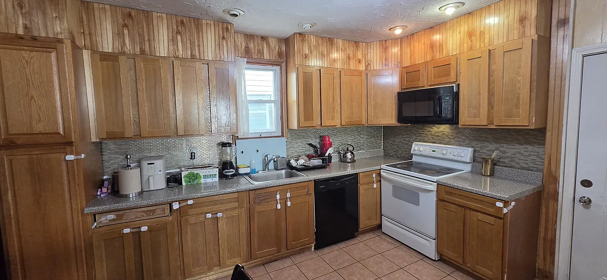 Building Photo - 82 Garfield Ave #1