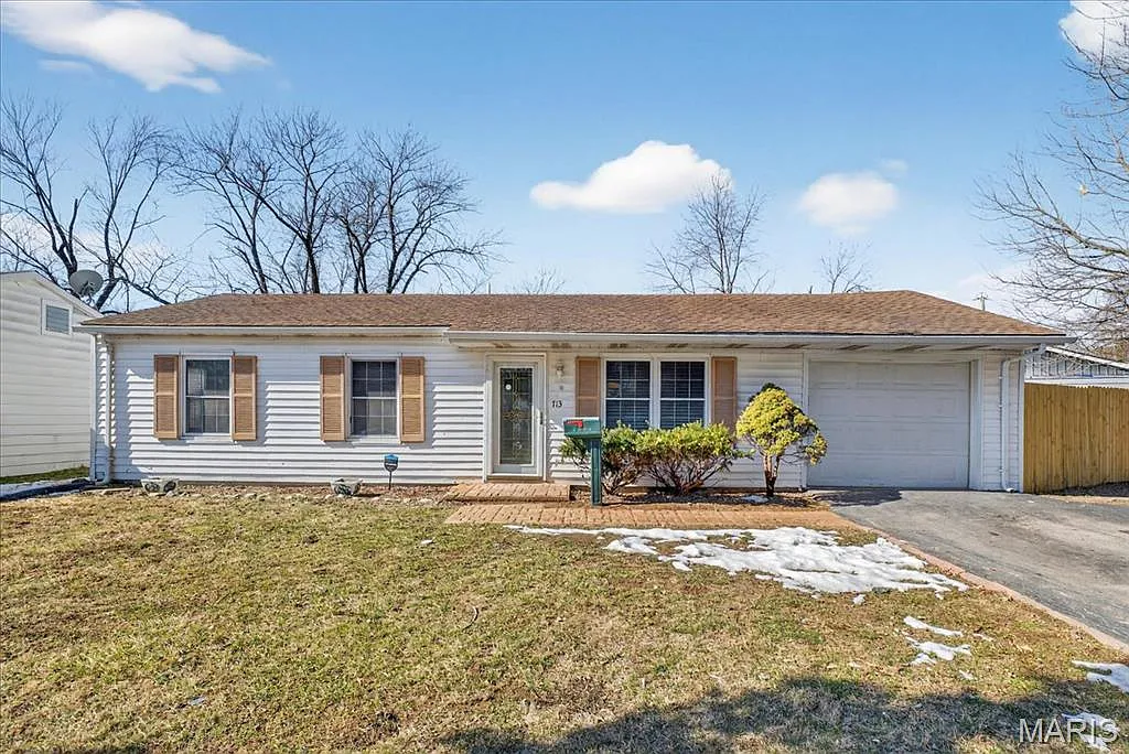 713 Saint Norbert Dr photo 1