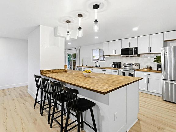 5th image of 4151 E 115th Place