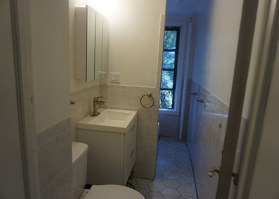 1st image of 350 Prospect Pl APT 1