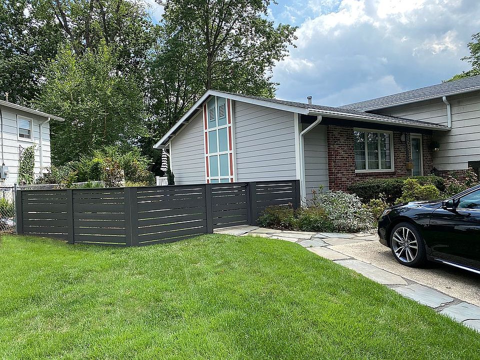 2nd image of 10513 Calumet Dr