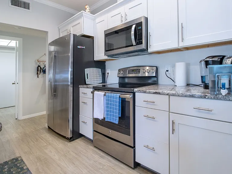 5920 Driftwood Ave — Photo 5
